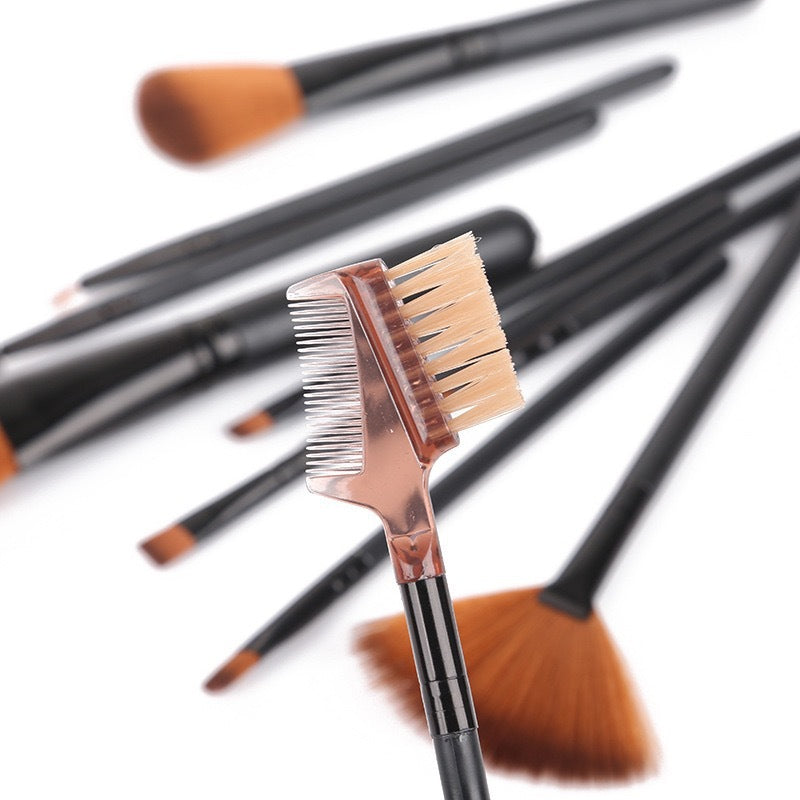 Essential 12pc Makeup Brush Collection bristles detail