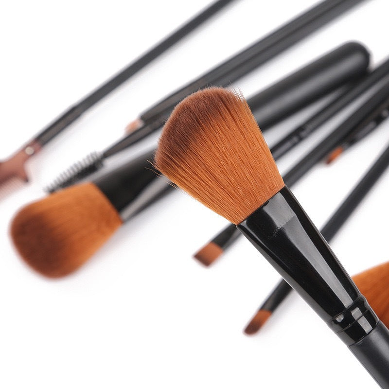 Essential 12pc Makeup Brush Collection close-up